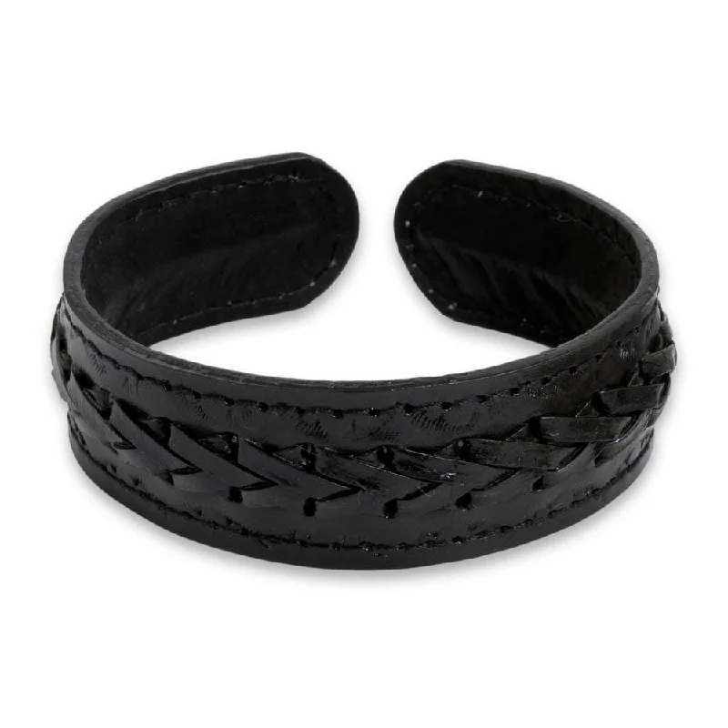 retro-style bracelet-Handmade Men's Leather 'Midnight Warrior' Bracelet (Thailand)