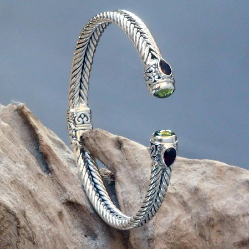 chiseled love bracelet-Handmade Sterling Silver 'Flower Buds' Garnet Peridot Bracelet (Indonesia)