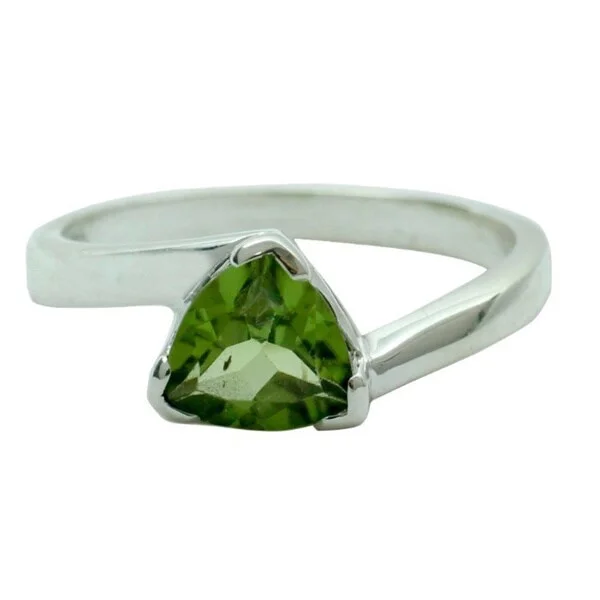 aquamarine halo ring-Handmade Sterling Silver 'Scintillating Jaipur' Peridot Ring (India)