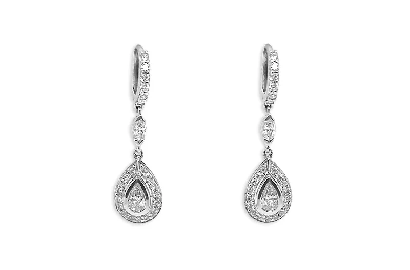 glowing gold earrings-Earrings Pear Diamonds in 18kt Gold